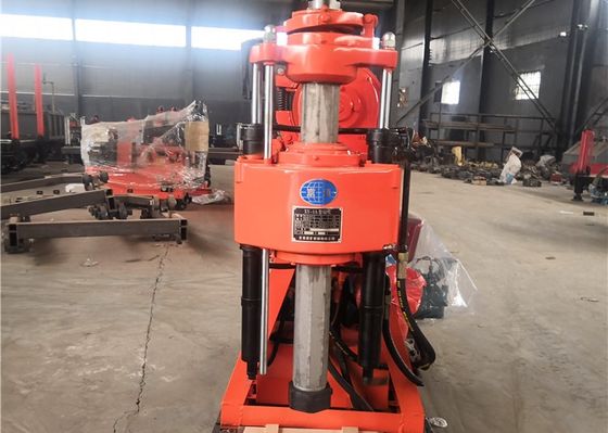 دستگاه حفاری ژئولوژیکی زرد با قدرت موتور دیزل برای حفاری عمق 100 متر چوب های 42 میلی متری برای مهندسی