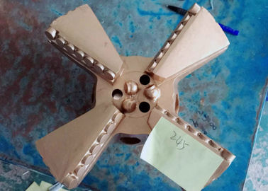 پهلو سرعت بالا HDD سوراخ بازکنان 4 بال PDC کشیدن بیت ISO9001 استاندارد